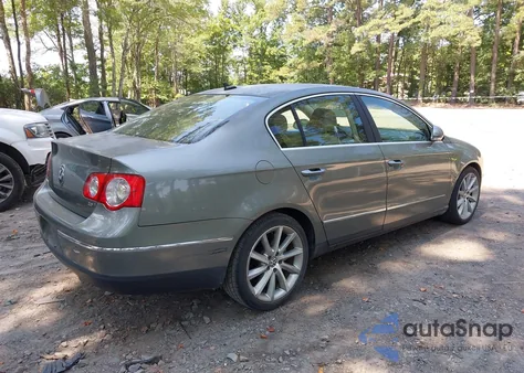 2008 Volkswagen Passat Vr6 из США, поврежденный, VIN WVWCU73C68P030395